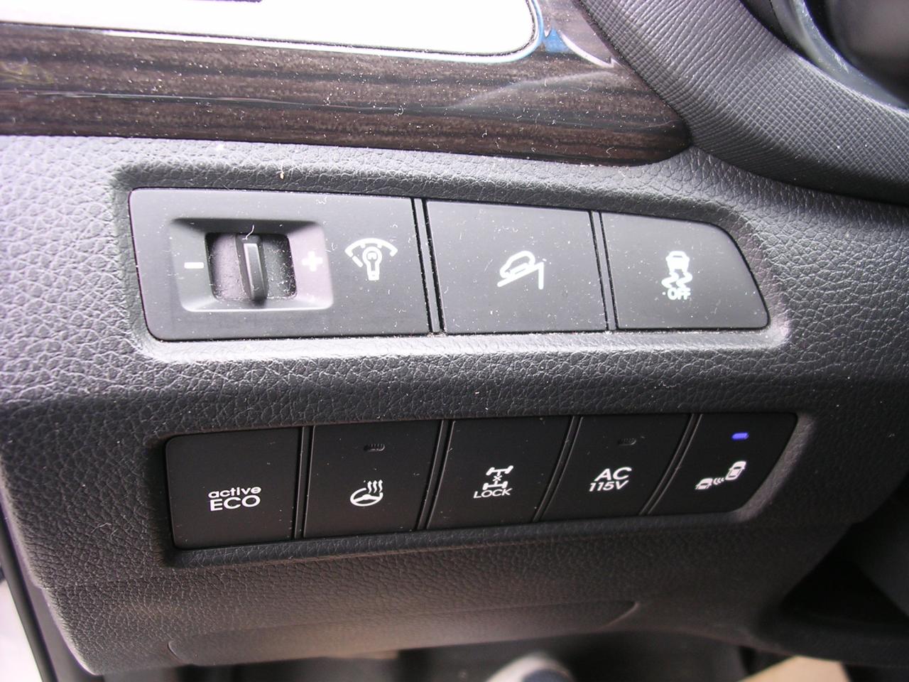 2015 Hyundai Santa Fe XL LIMITED - Photo #15