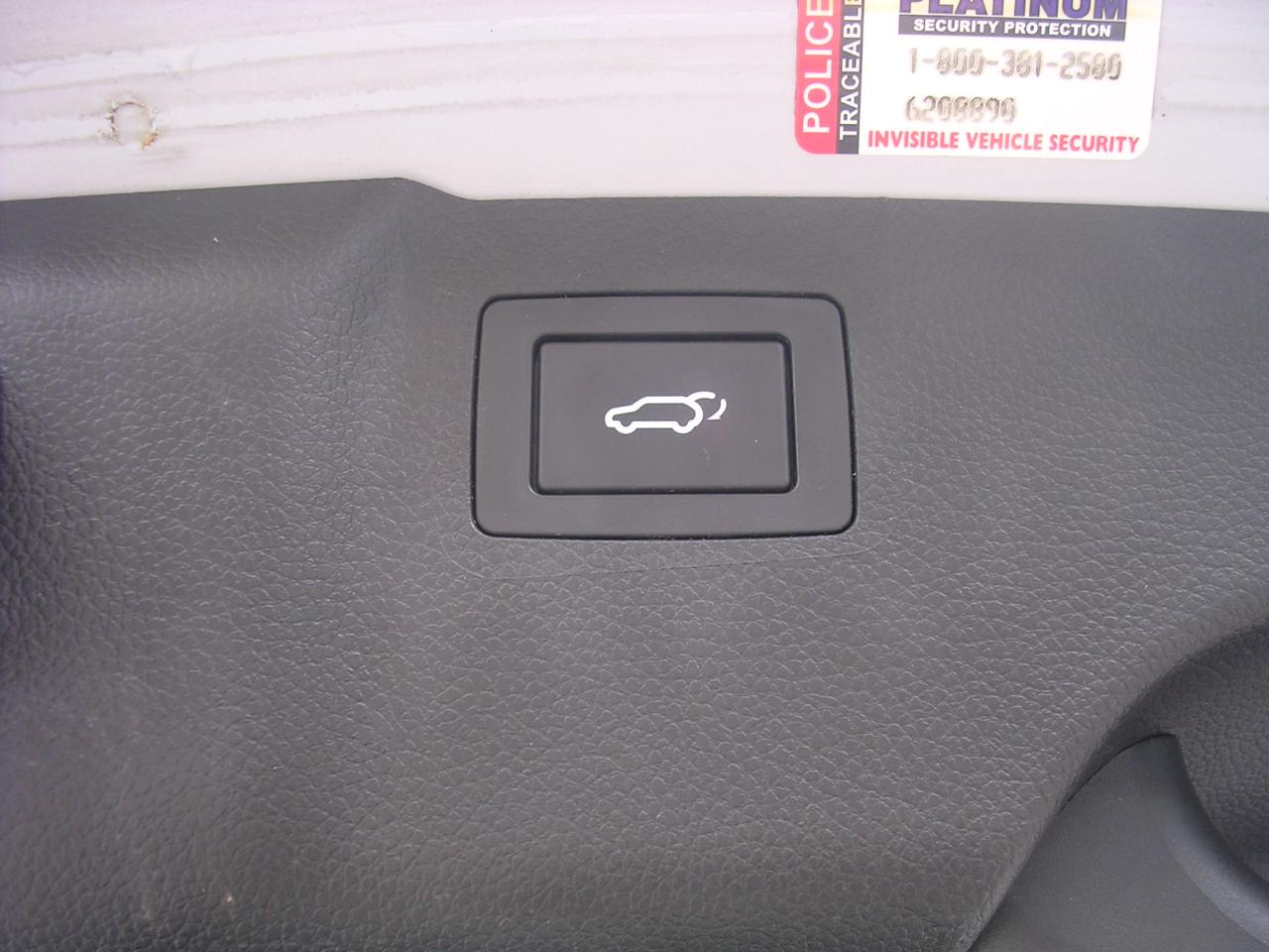 2015 Hyundai Santa Fe XL LIMITED - Photo #12