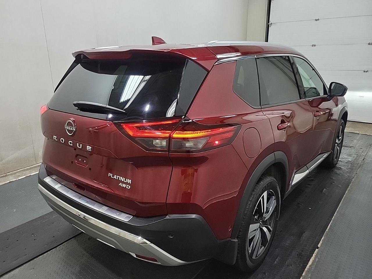 2023 Nissan Rogue AWD Platinum - Photo #2