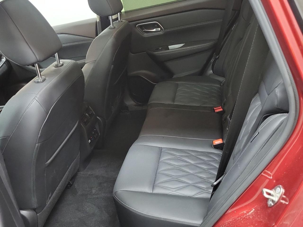 2023 Nissan Rogue AWD Platinum - Photo #6