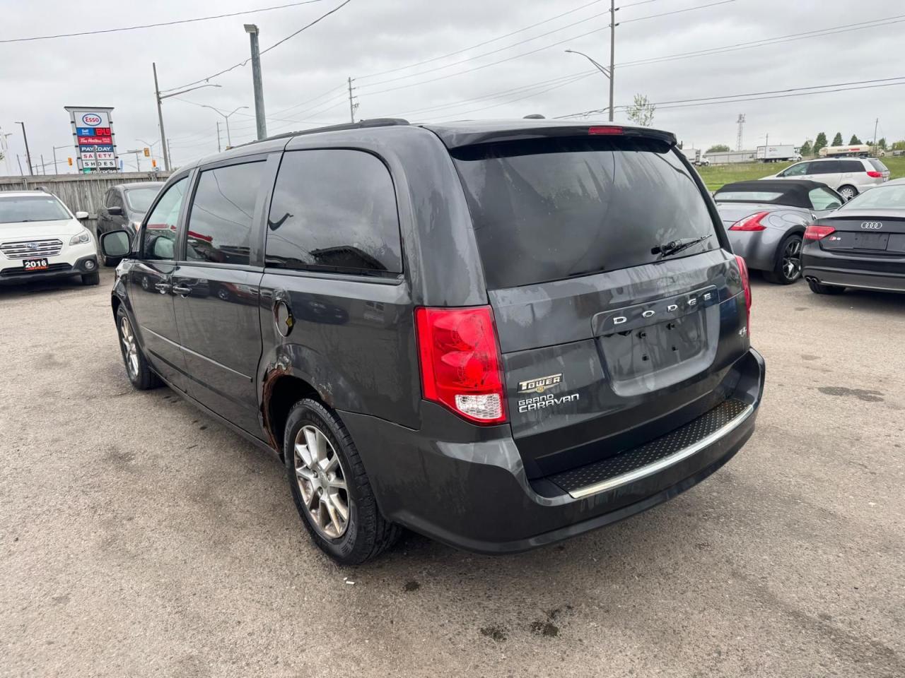 2011 Dodge Grand Caravan AS IS, R/T, LOADED, RUNS GOOD - Photo #3