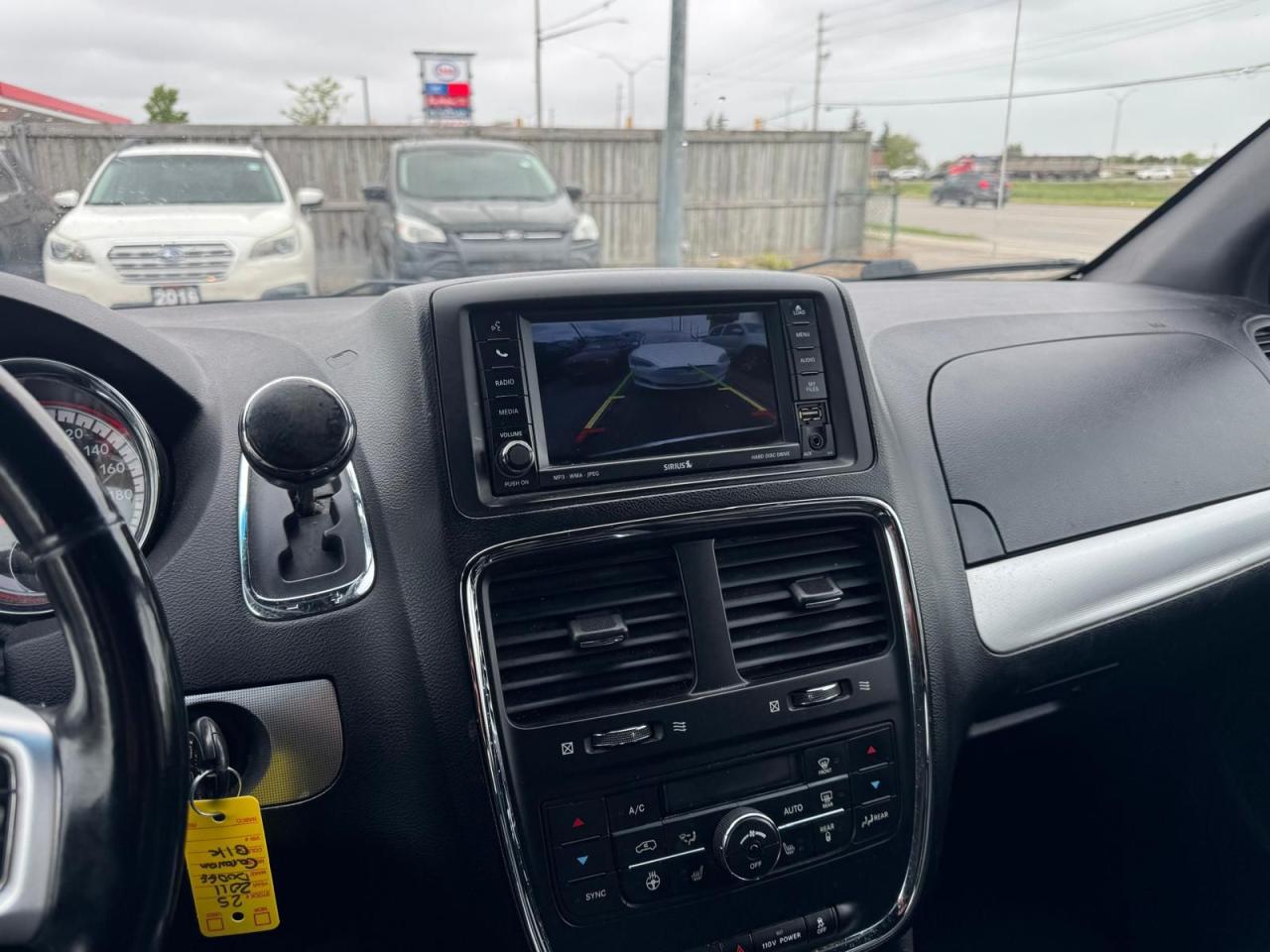 2011 Dodge Grand Caravan AS IS, R/T, LOADED, RUNS GOOD - Photo #9