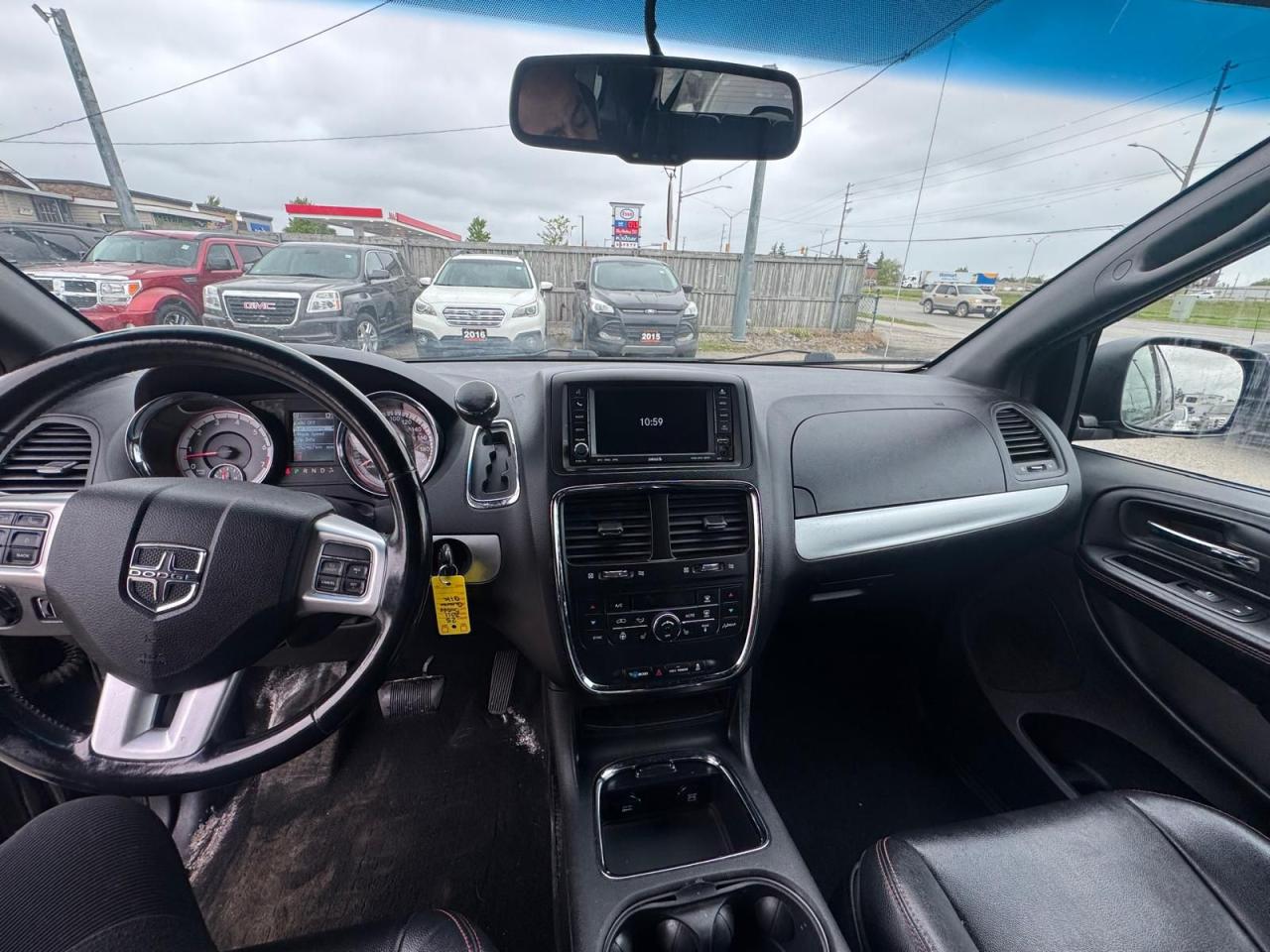 2011 Dodge Grand Caravan AS IS, R/T, LOADED, RUNS GOOD - Photo #12