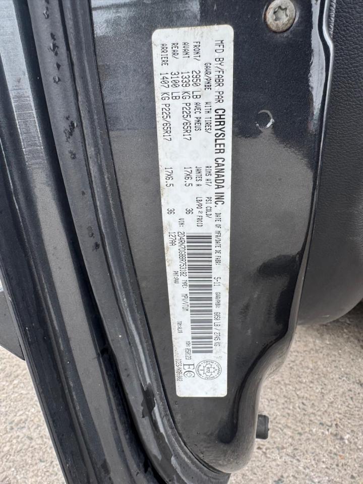 2011 Dodge Grand Caravan AS IS, R/T, LOADED, RUNS GOOD - Photo #18