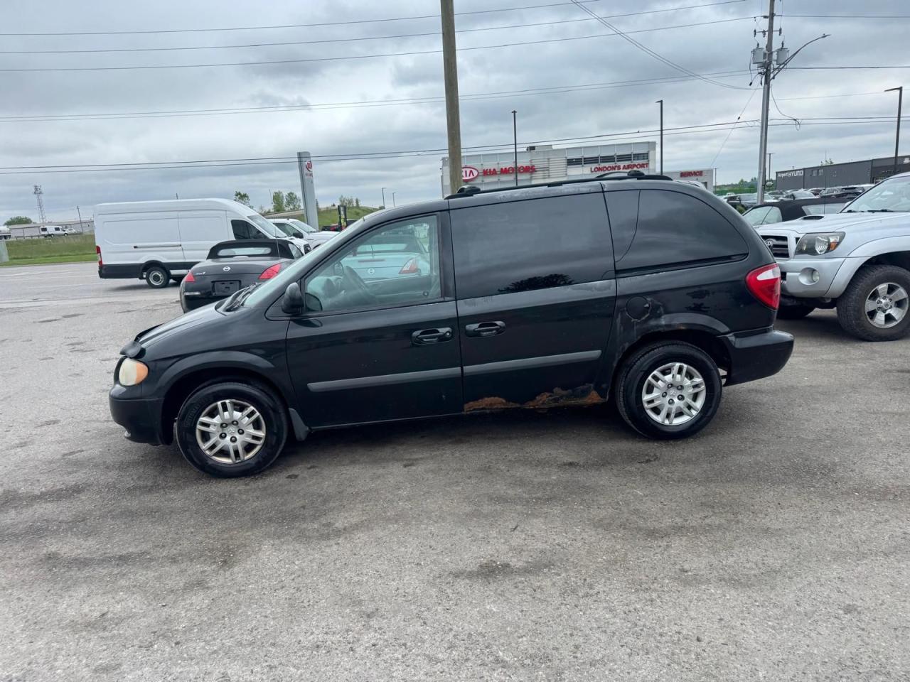 2007 Dodge Caravan AS IS, RUNS AND DRIVES GOOD, RUSTY - Photo #2