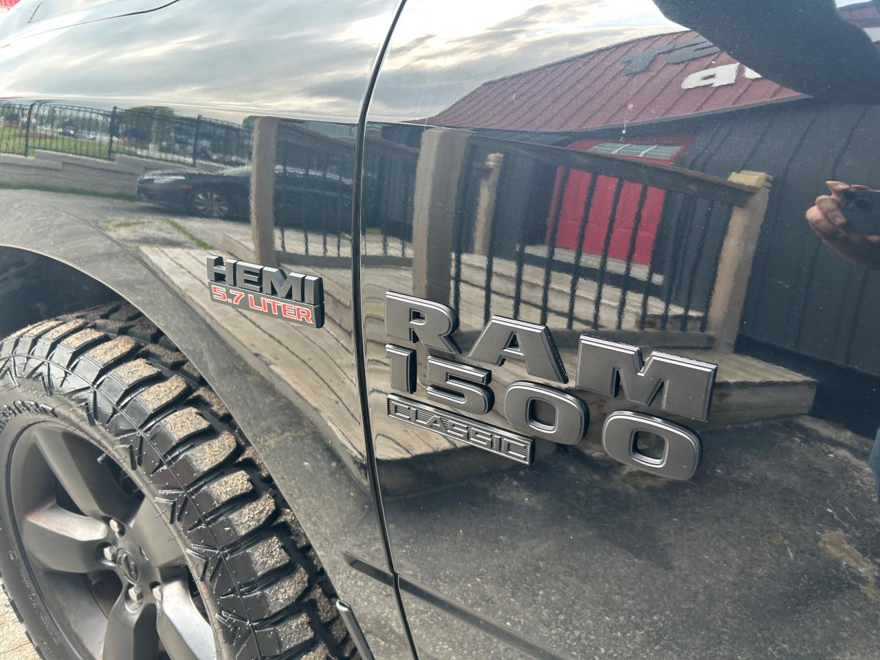 2019 RAM 1500 Classic EXPRESS - Photo #5