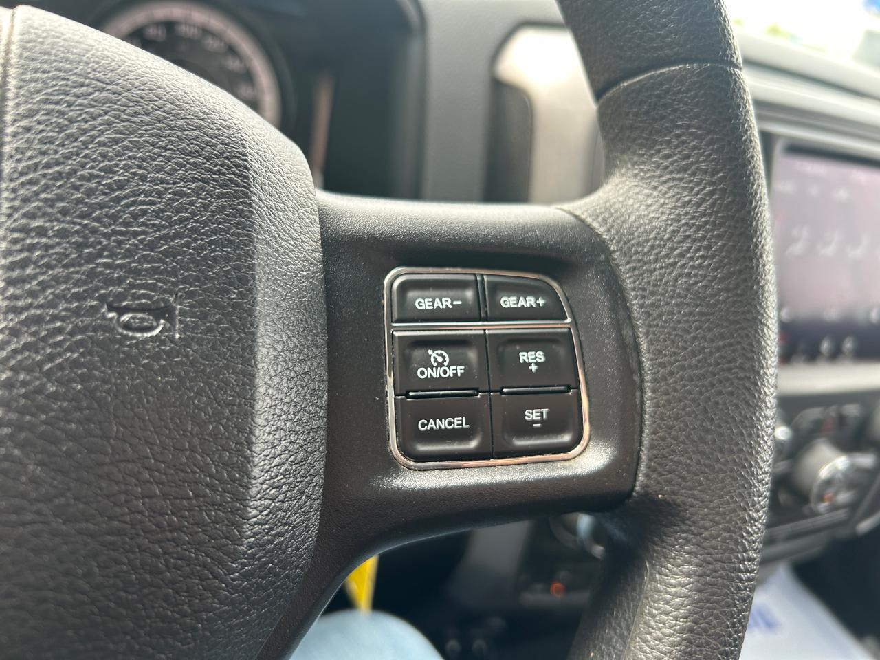 2019 RAM 1500 Classic EXPRESS - Photo #18