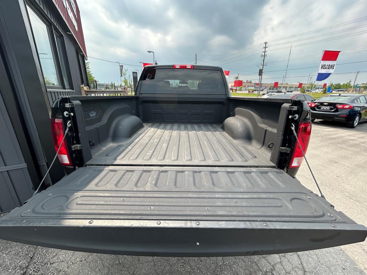 2019 RAM 1500 Classic EXPRESS - Photo #4