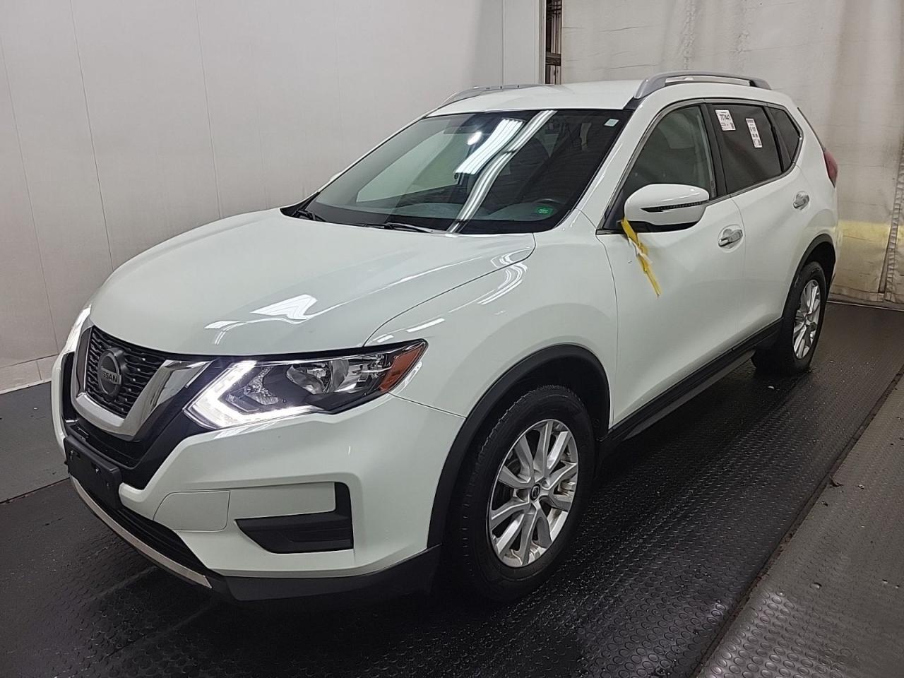 Used 2020 Nissan Rogue S Special Edition Pearl White Dual Climate / Blind Spot / Rev Cam for sale in Mississauga, ON