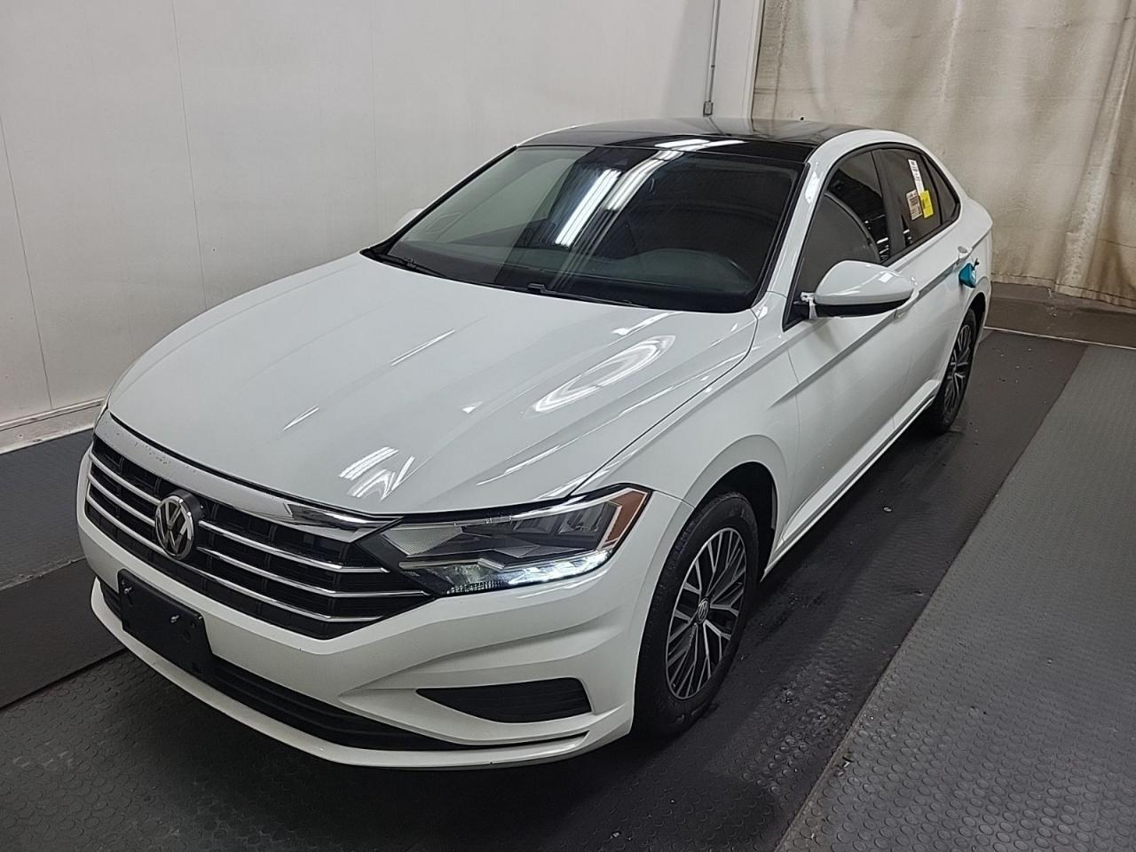 Used 2021 Volkswagen Jetta Highline Pearl White  / Leather / Sunroof / Push Start for sale in Mississauga, ON