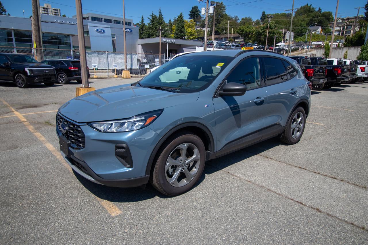 2025 Ford Escape ST-LINE FWD Photo1