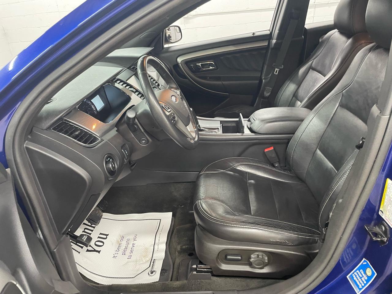 2015 Ford Taurus 4dr Sdn SEL AWD Photo26