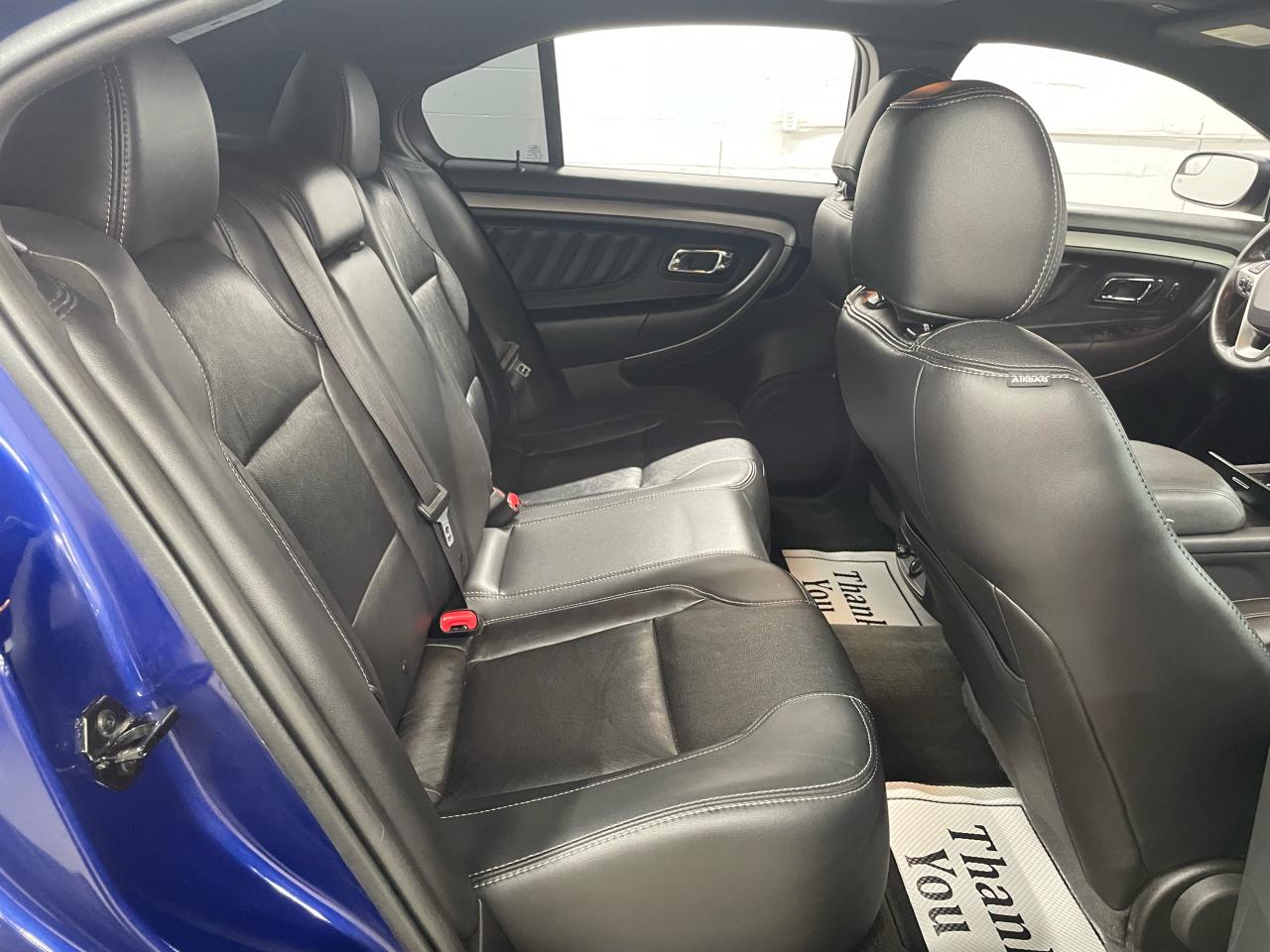 2015 Ford Taurus 4dr Sdn SEL AWD Photo28