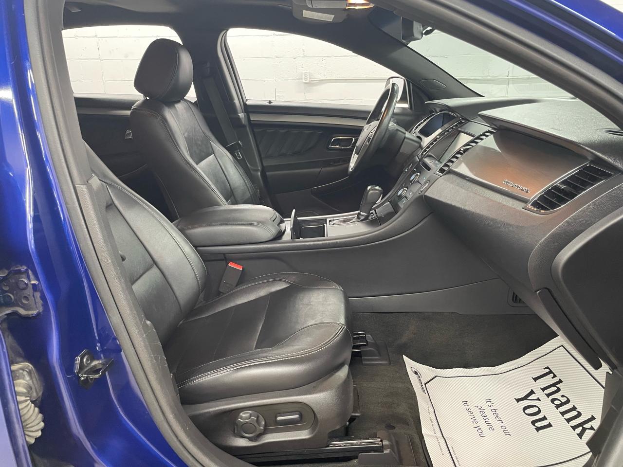 2015 Ford Taurus 4dr Sdn SEL AWD Photo29