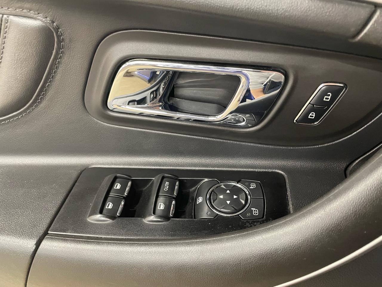 2015 Ford Taurus 4dr Sdn SEL AWD Photo30