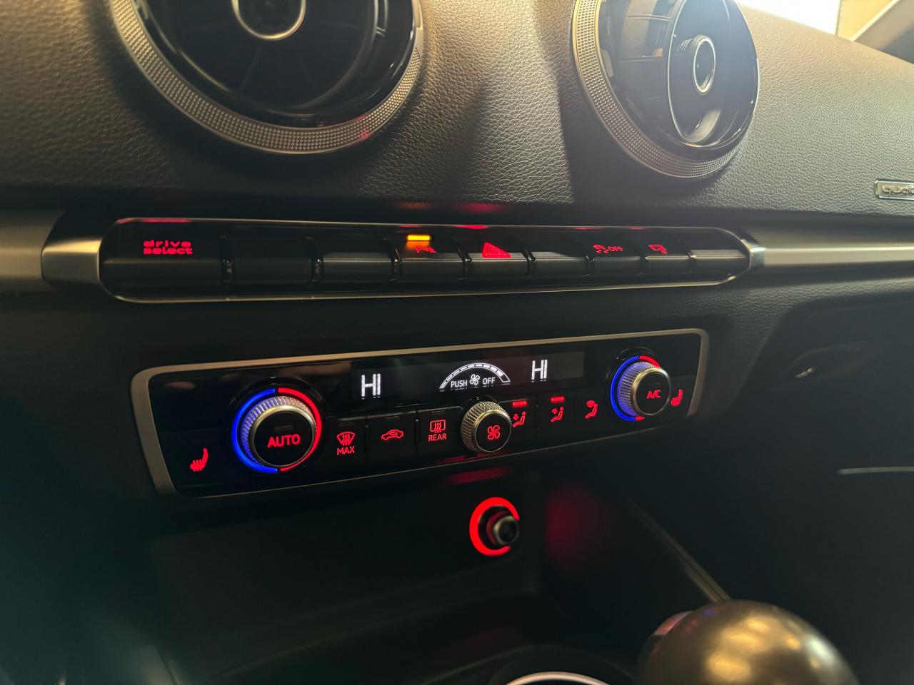 2015 Audi S3 TECHNIK PRESTIGE|NAV|BSM|B&0 SOUND|ADPT CRUISE| - Photo #24