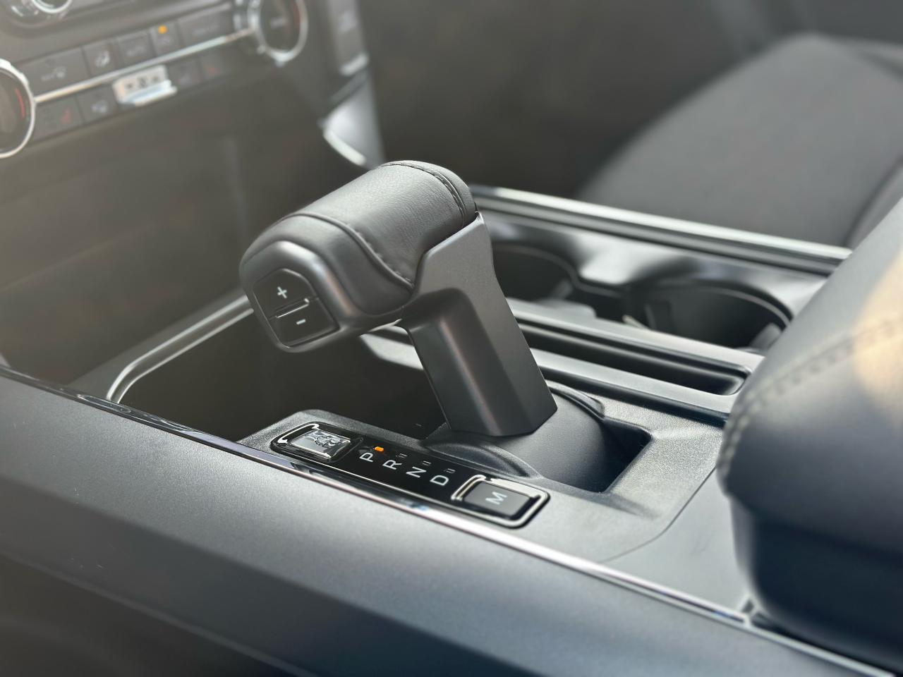2025 Ford F-150 XLT 4WD SuperCrew 5.5' Box Photo5