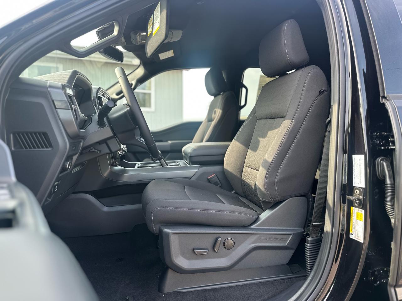 2025 Ford F-150 XLT 4WD SuperCrew 5.5' Box Photo5