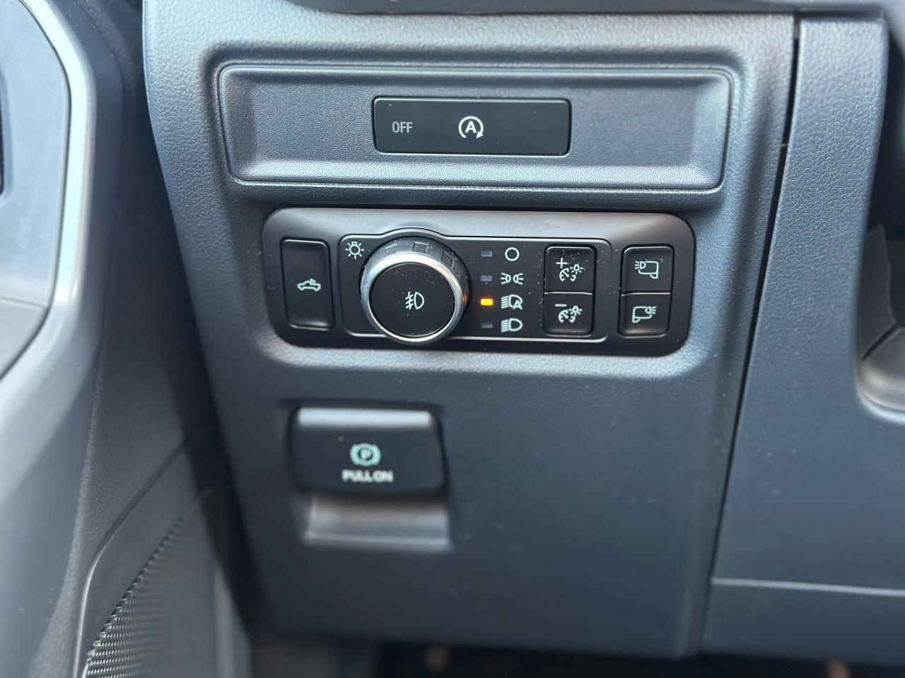 2025 Ford F-150 XLT 4WD SuperCrew 5.5' Box Photo5