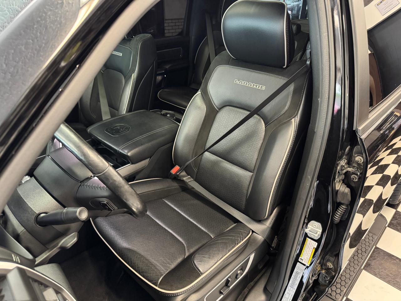 2020 RAM 1500 Laramie+Roof+Adaptive Cruise+NewTires+CLEAN CARFAX Photo26