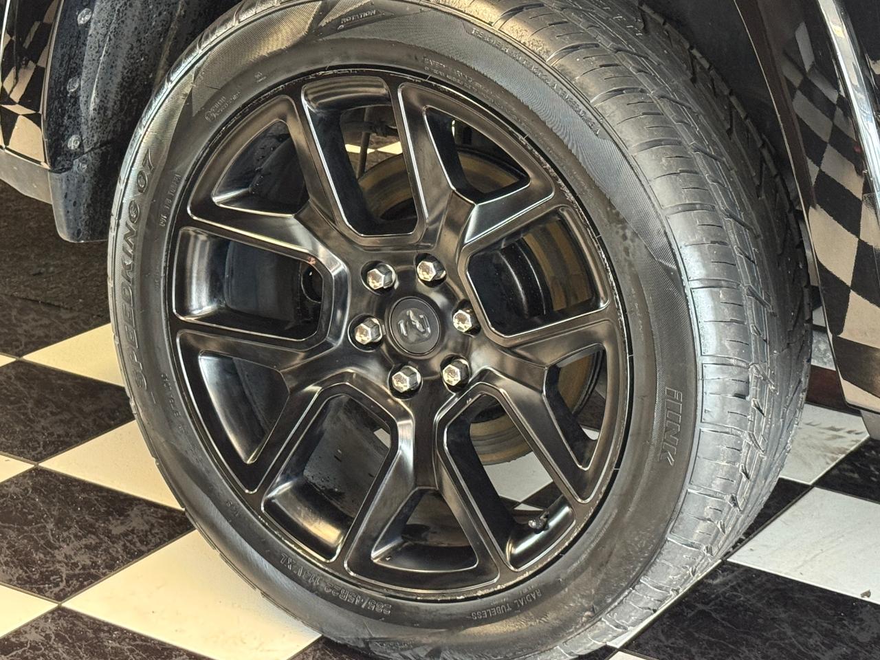 2020 RAM 1500 Laramie+Roof+Adaptive Cruise+NewTires+CLEAN CARFAX - Photo #57