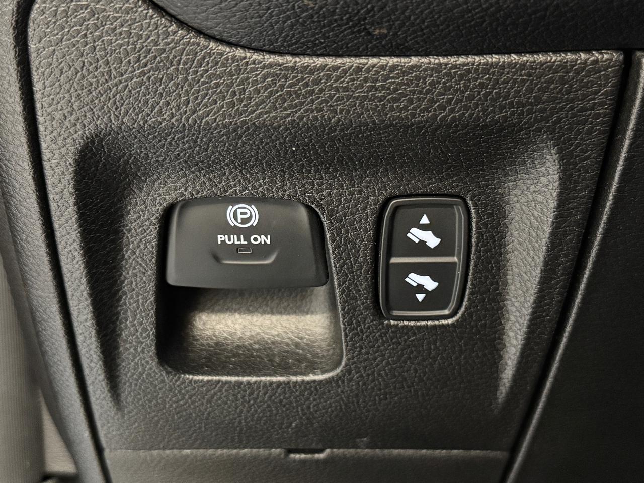 2020 RAM 1500 Laramie+Roof+Adaptive Cruise+NewTires+CLEAN CARFAX Photo52