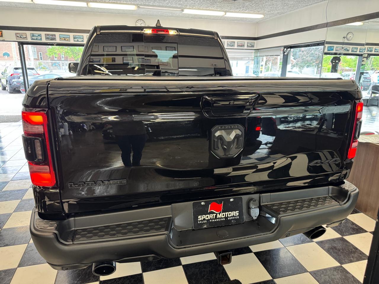 2020 RAM 1500 Laramie+Roof+Adaptive Cruise+NewTires+CLEAN CARFAX Photo12