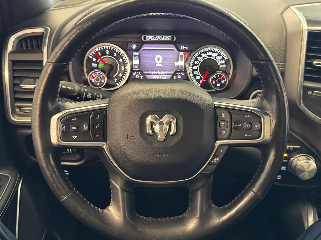 2020 RAM 1500 Laramie+Roof+Adaptive Cruise+NewTires+CLEAN CARFAX - Photo #17