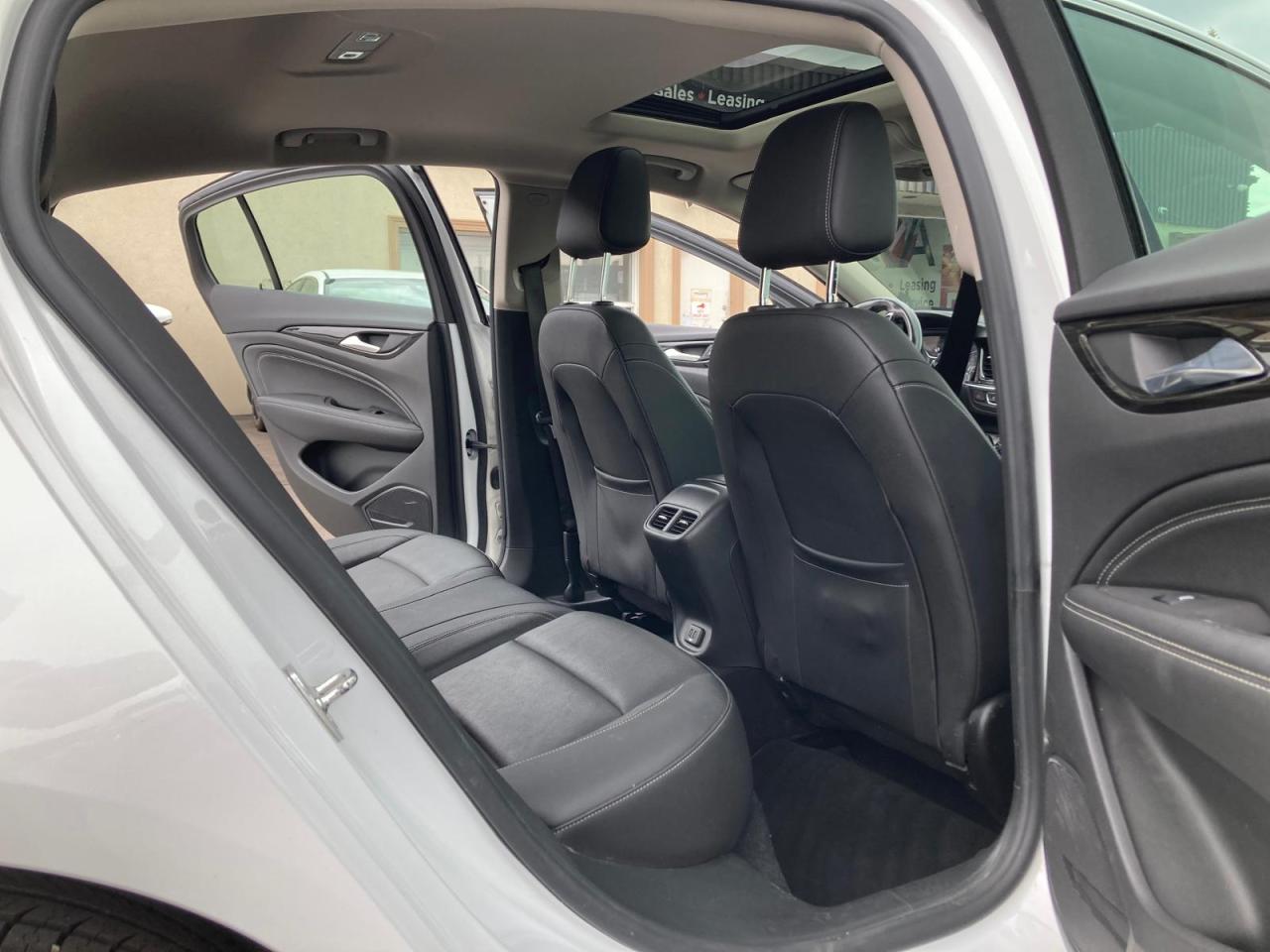 2019 Buick Regal ESSENCE AWD LOW KM NO ACCIDENT SUNROOF LEATHER NAV - Photo #14