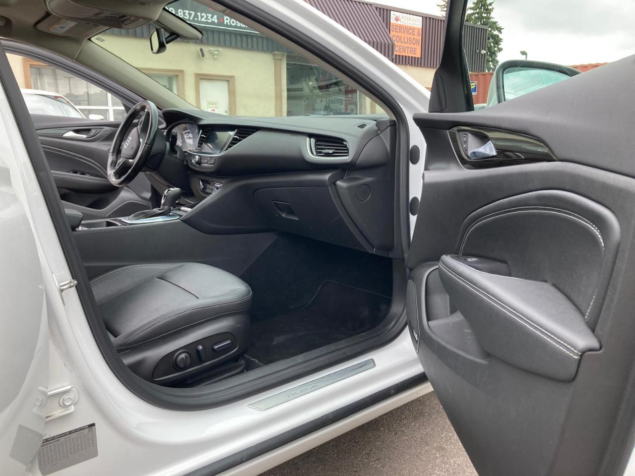 2019 Buick Regal ESSENCE AWD LOW KM NO ACCIDENT SUNROOF LEATHER NAV - Photo #15