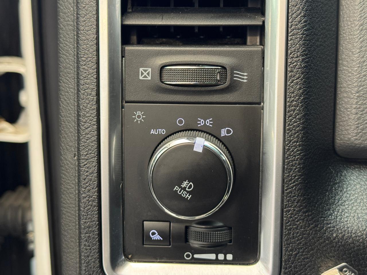 2017 RAM 1500 2WD Quad Cab SLT+A/C+Camera Photo30