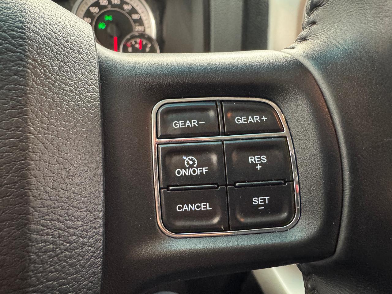 2017 RAM 1500 2WD Quad Cab SLT+A/C+Camera Photo28
