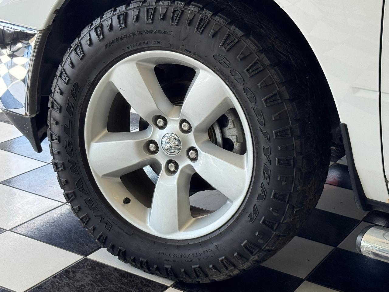 2017 RAM 1500 2WD Quad Cab SLT+A/C+Camera Photo37