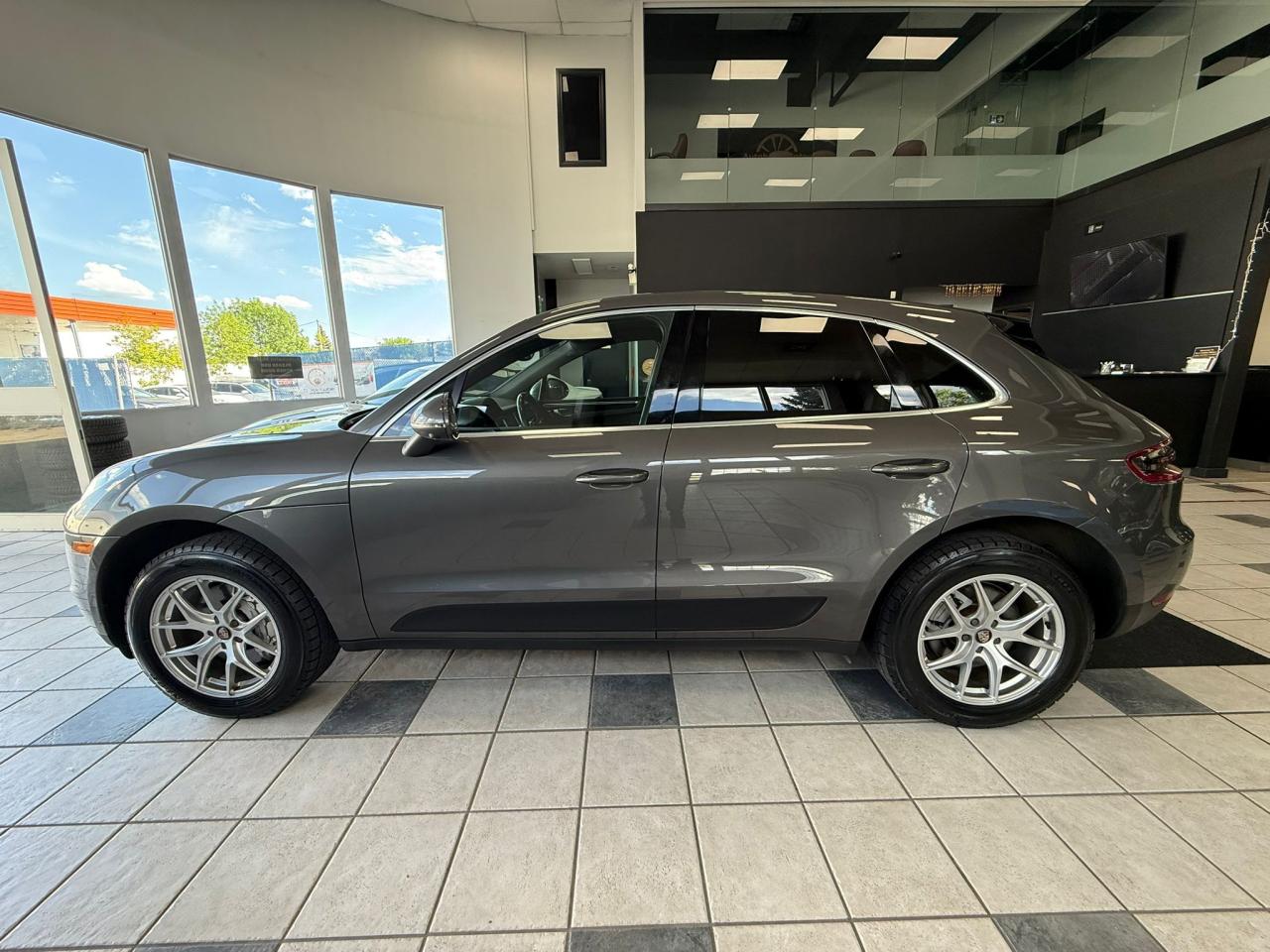 2017 Porsche Macan AWD 4dr S | ALL CREDIT ACCEPTED!! - Photo #4