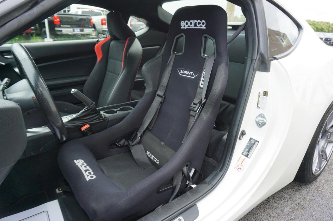 2015 Scion FR-S 2.0L 6 SPEED CERTIFIED *ACCIDENT FREE* CAMERA BLUETOOTH CRUISE ALLOYS - Photo #13