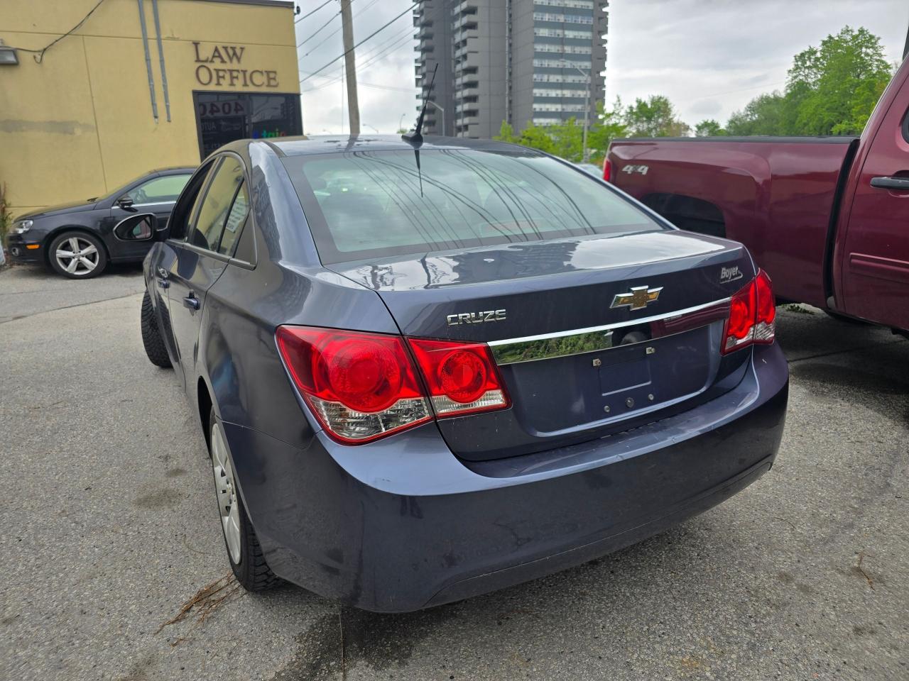 2013 Chevrolet Cruze LS - Photo #4