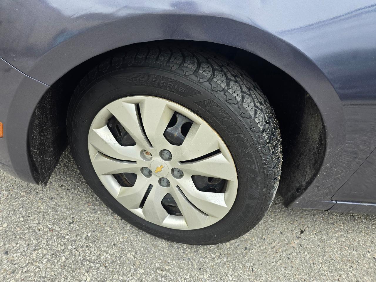 2013 Chevrolet Cruze LS - Photo #14