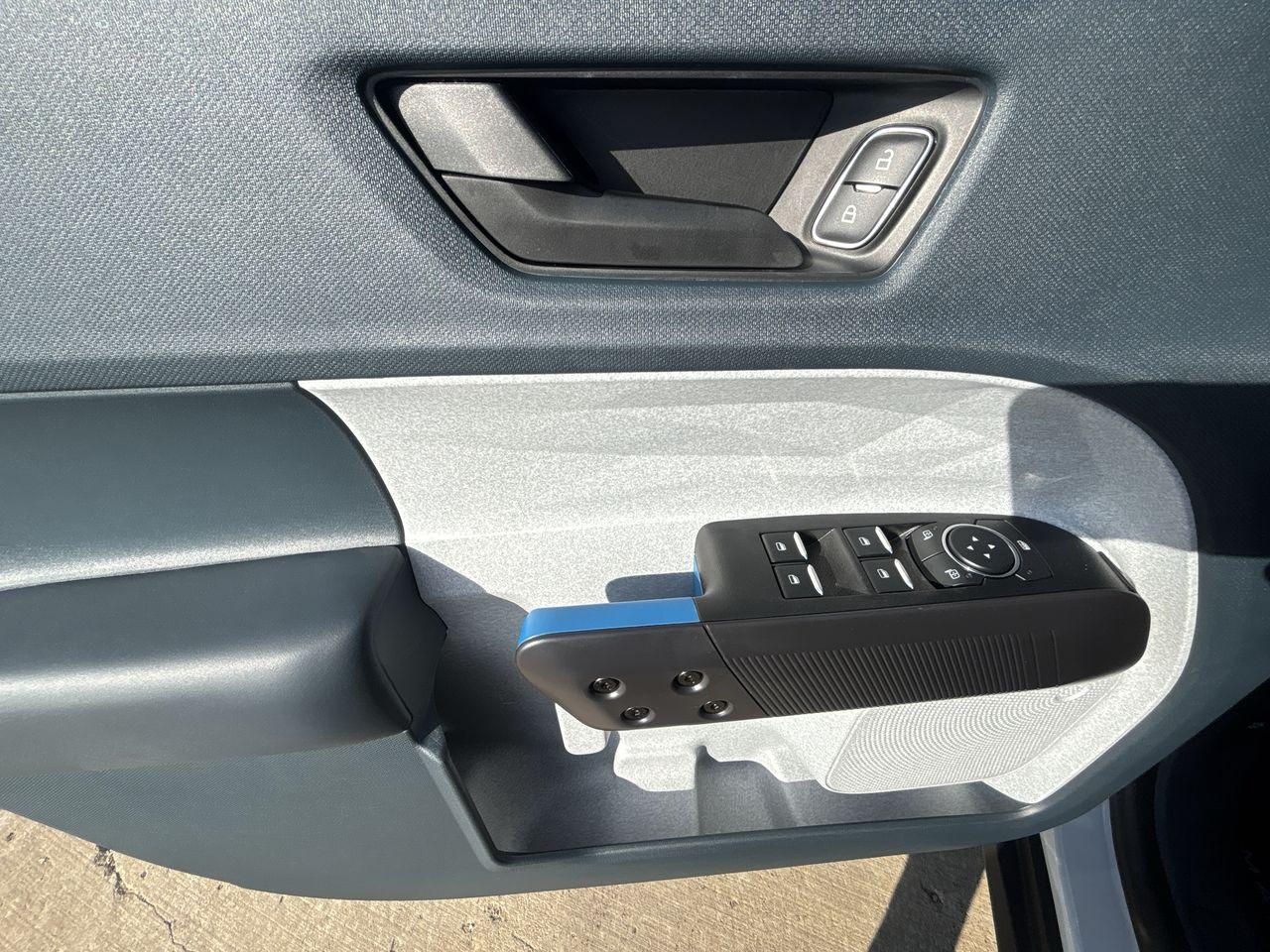 2025 Ford Maverick XLT AWD SuperCrew Photo5