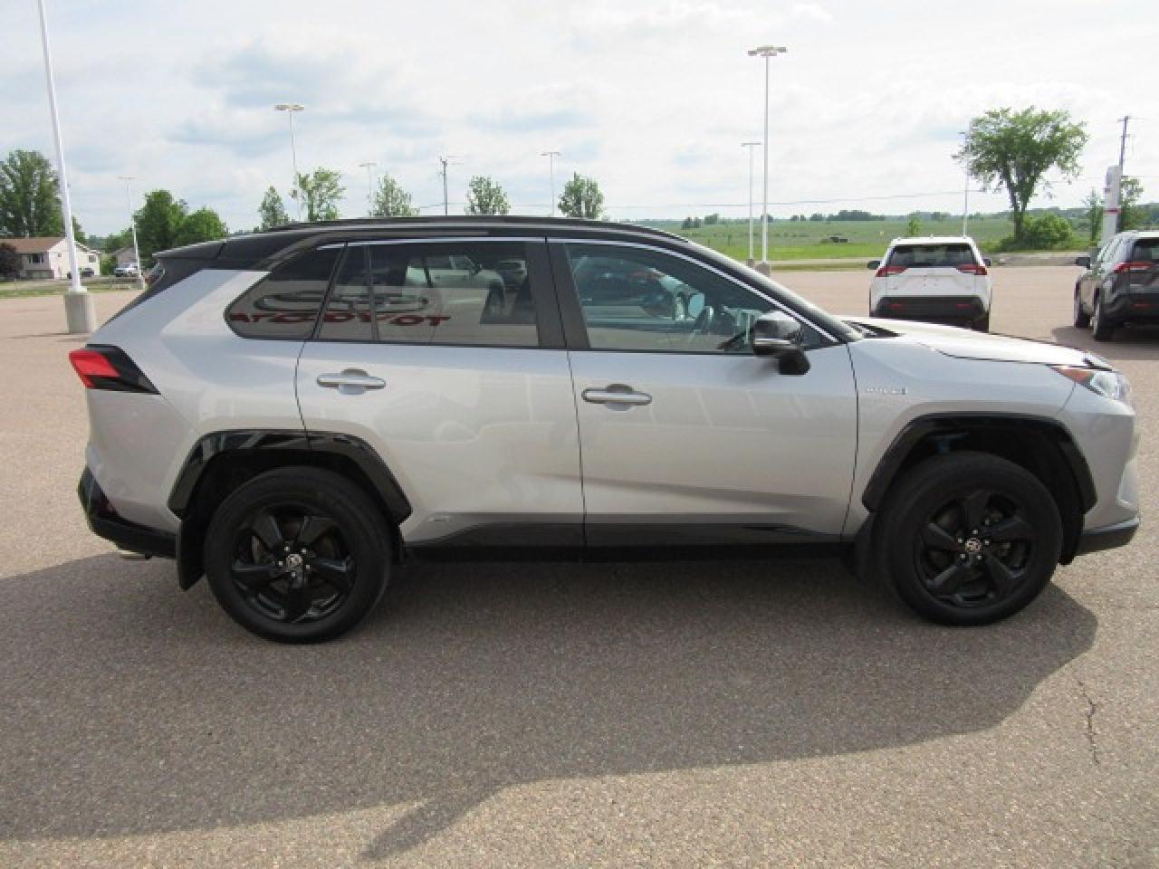 2021 Toyota RAV4 Hybrid XSE Photo