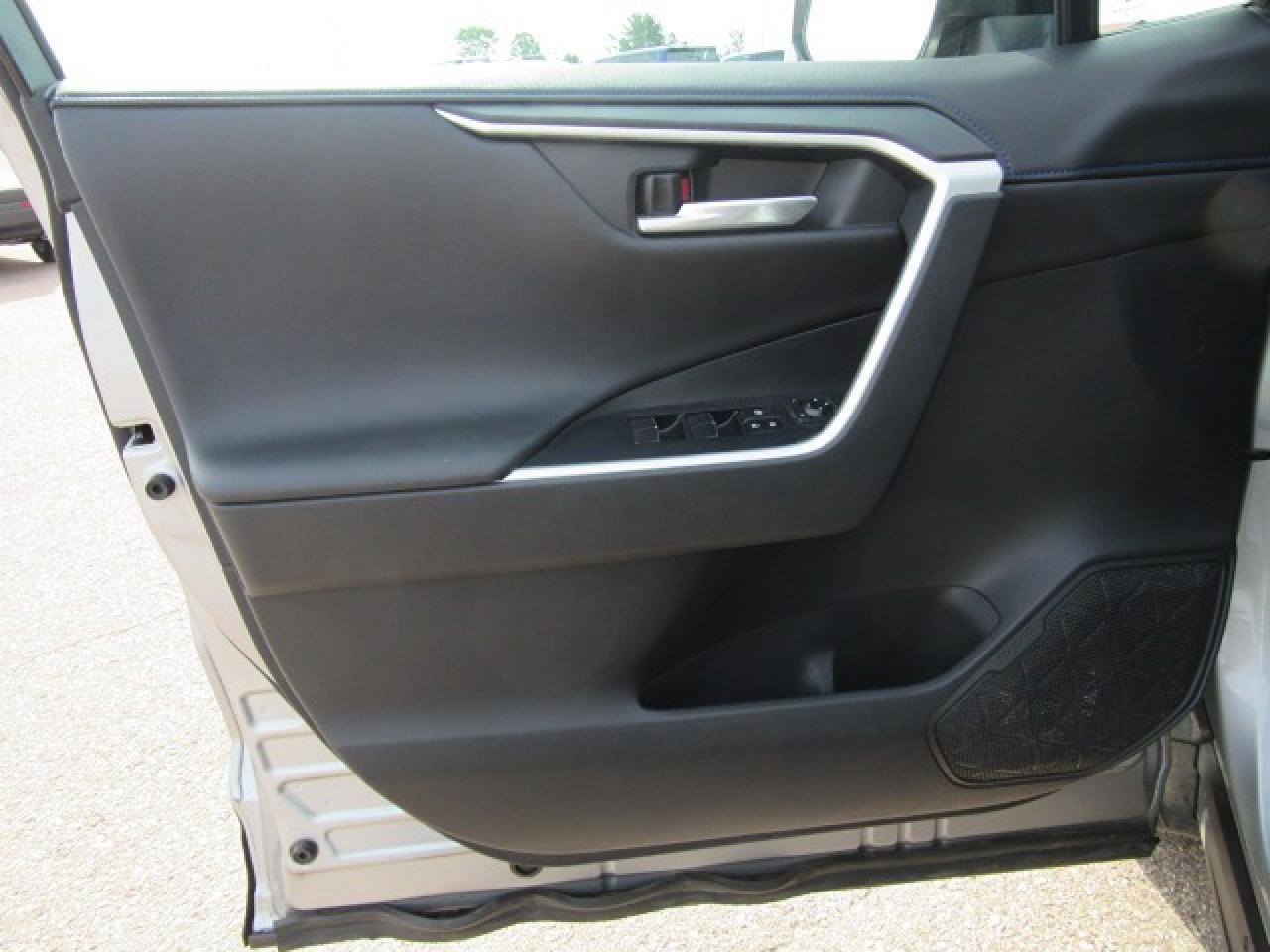 2021 Toyota RAV4 Hybrid XSE Photo