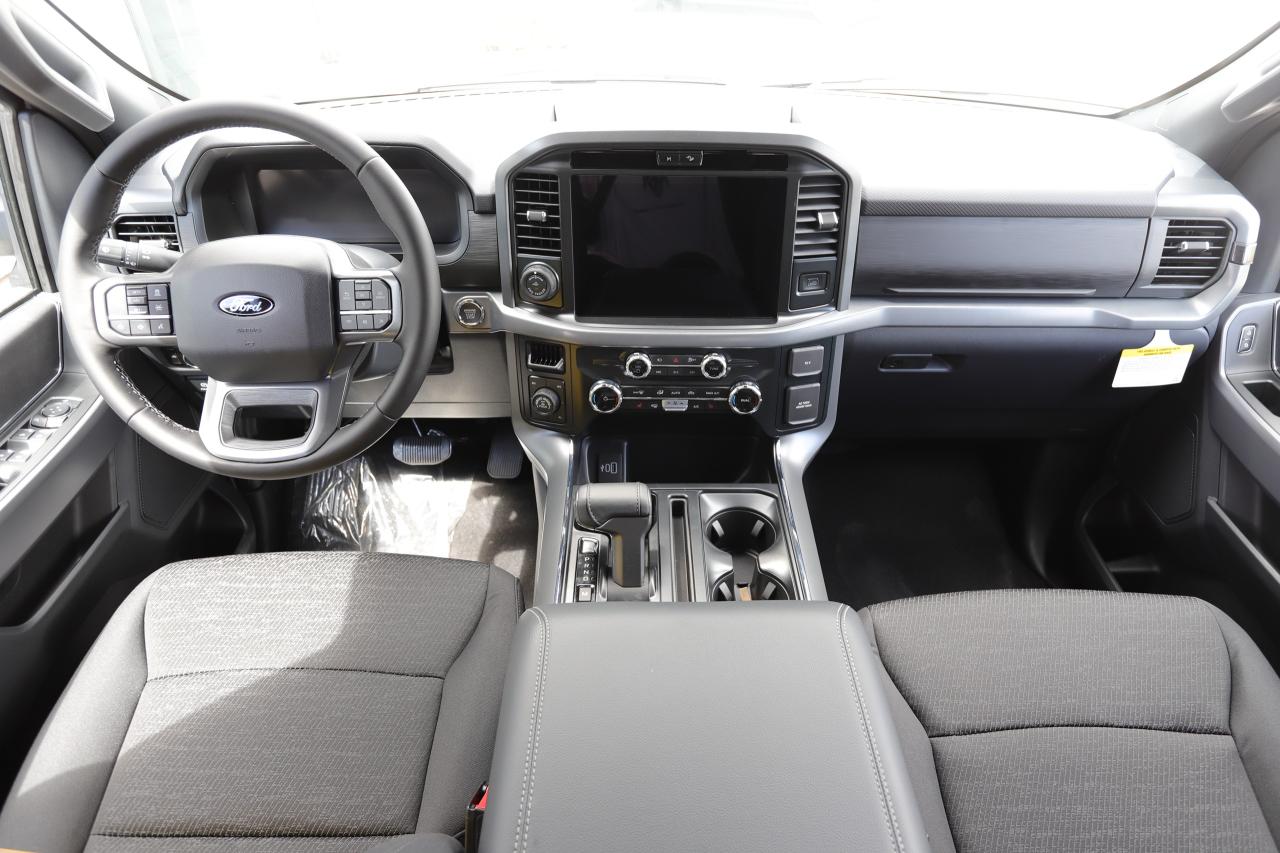 2025 Ford F-150 XLT 4WD SuperCrew 5.5' Box Photo5