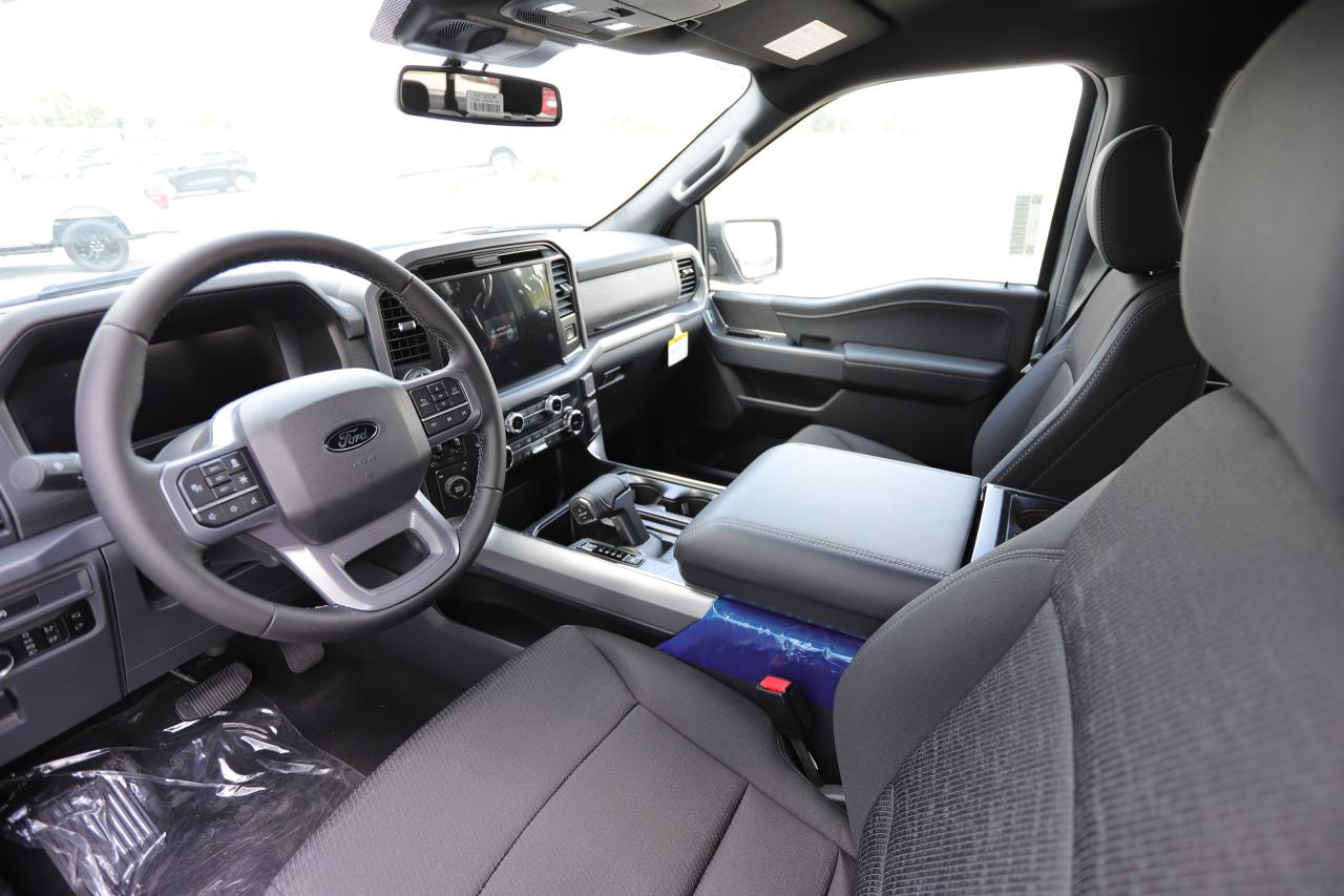 2025 Ford F-150 XLT 4WD SuperCrew 5.5' Box Photo1