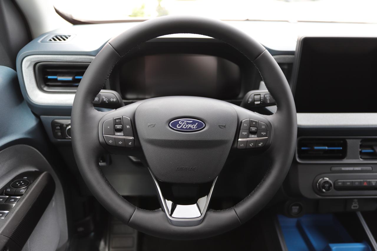 2025 Ford Maverick XLT AWD SuperCrew Photo5