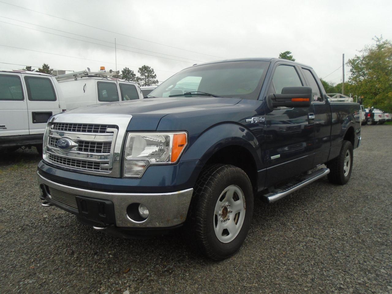 2013 Ford F-150 4WD SuperCab 145  Lariat - Photo #2
