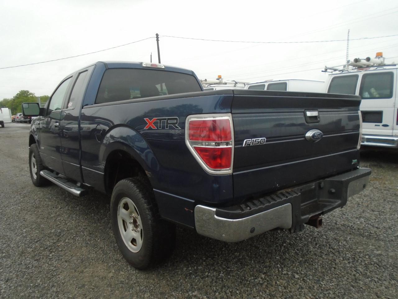 2013 Ford F-150 4WD SuperCab 145  Lariat - Photo #8