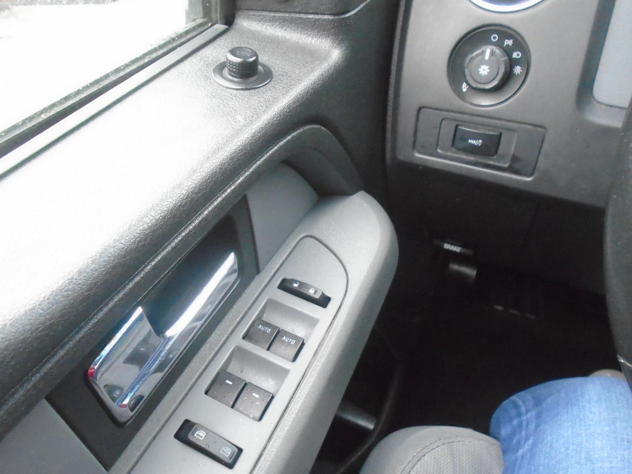 2013 Ford F-150 4WD SuperCab 145  Lariat - Photo #10