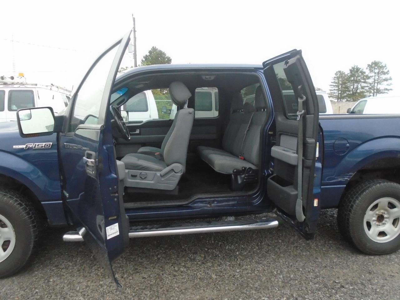 2013 Ford F-150 4WD SuperCab 145  Lariat - Photo #11
