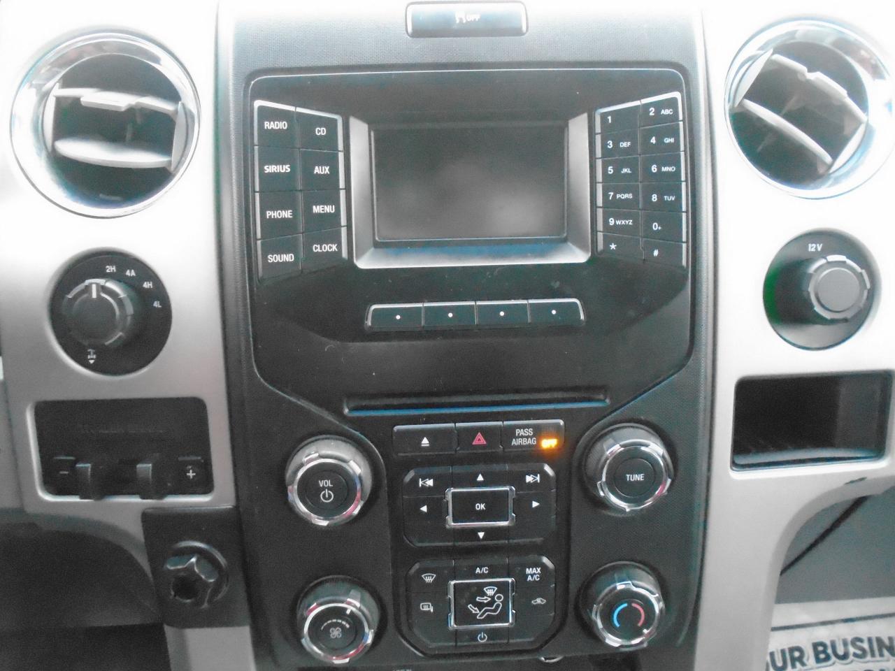 2013 Ford F-150 4WD SuperCab 145  Lariat - Photo #12