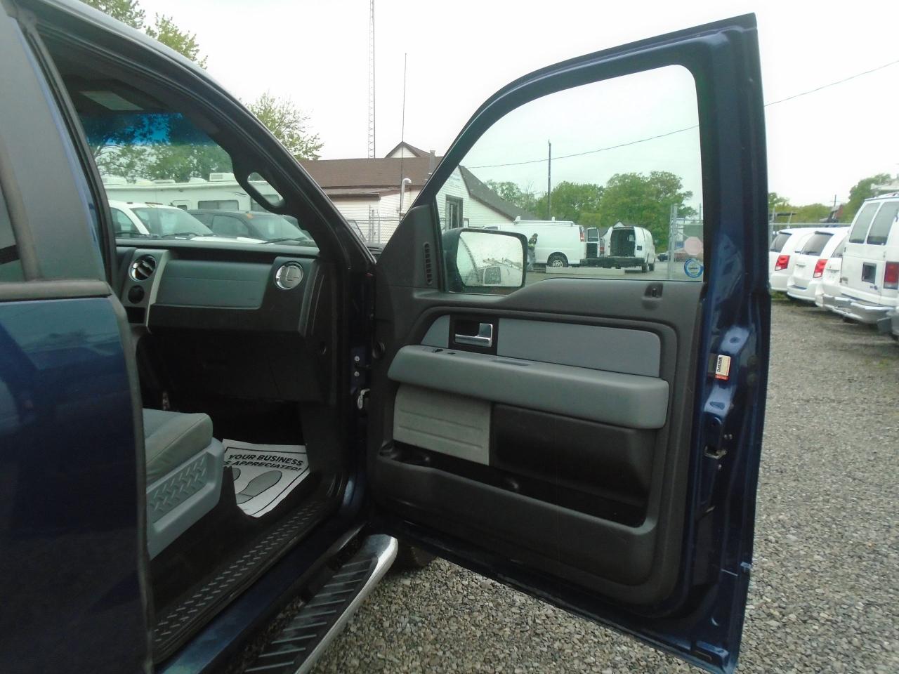 2013 Ford F-150 4WD SuperCab 145  Lariat - Photo #20