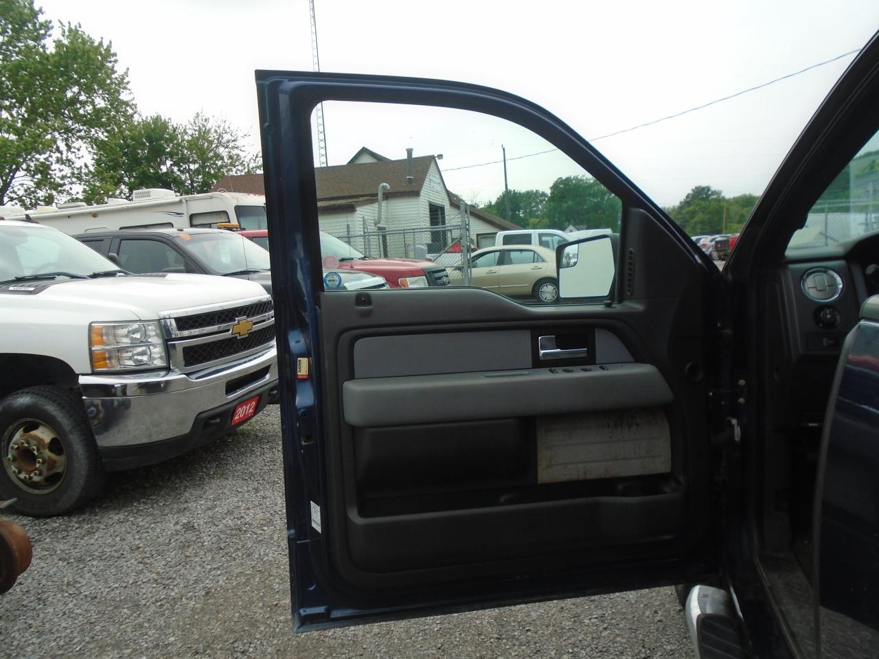 2013 Ford F-150 4WD SuperCab 145  Lariat - Photo #8